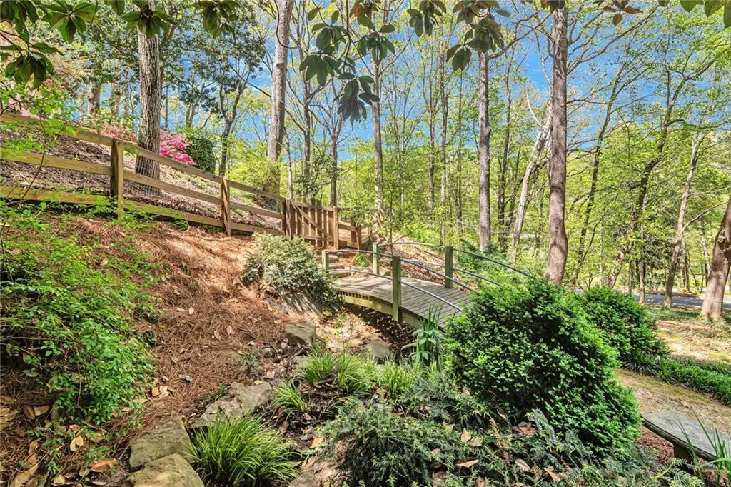 9030 River Run, Sandy Springs, Georgia 30350, 5 Bedrooms Bedrooms, ,4 BathroomsBathrooms,Residential,Sold,9030 River Run,7033039