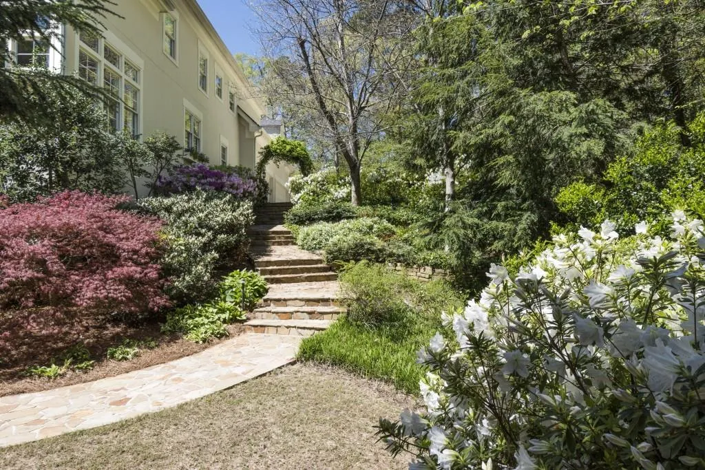 4688 Northside Drive Nw, Atlanta, Georgia 30327, 6 Bedrooms Bedrooms, ,6 BathroomsBathrooms,Residential,Sold,4688 Northside Drive Nw,5659051