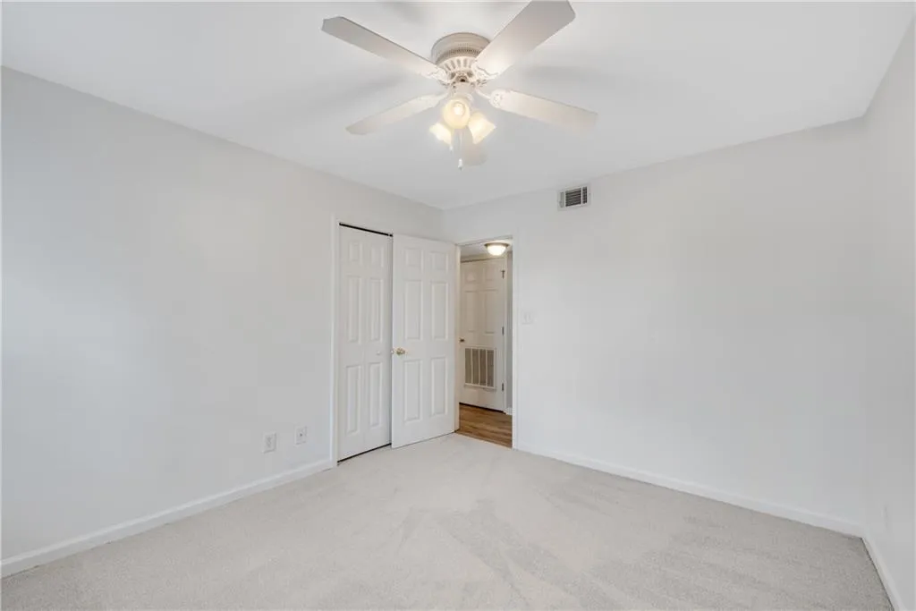 503 Brighton Point, Sandy Springs, Georgia 30328, 2 Bedrooms Bedrooms, ,2 BathroomsBathrooms,Residential,Sold,503 Brighton Point,6853288