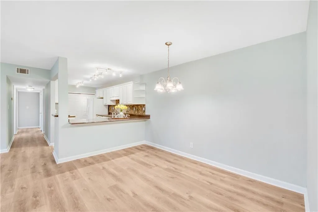 503 Brighton Point, Sandy Springs, Georgia 30328, 2 Bedrooms Bedrooms, ,2 BathroomsBathrooms,Residential,Sold,503 Brighton Point,6853288