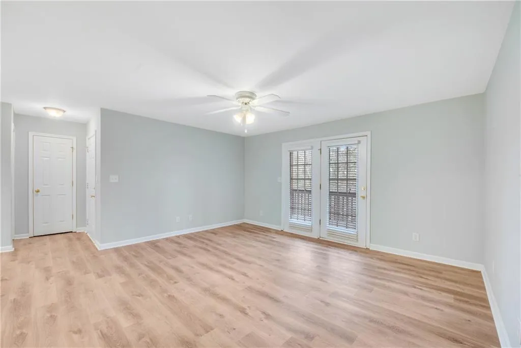 503 Brighton Point, Sandy Springs, Georgia 30328, 2 Bedrooms Bedrooms, ,2 BathroomsBathrooms,Residential,Sold,503 Brighton Point,6853288