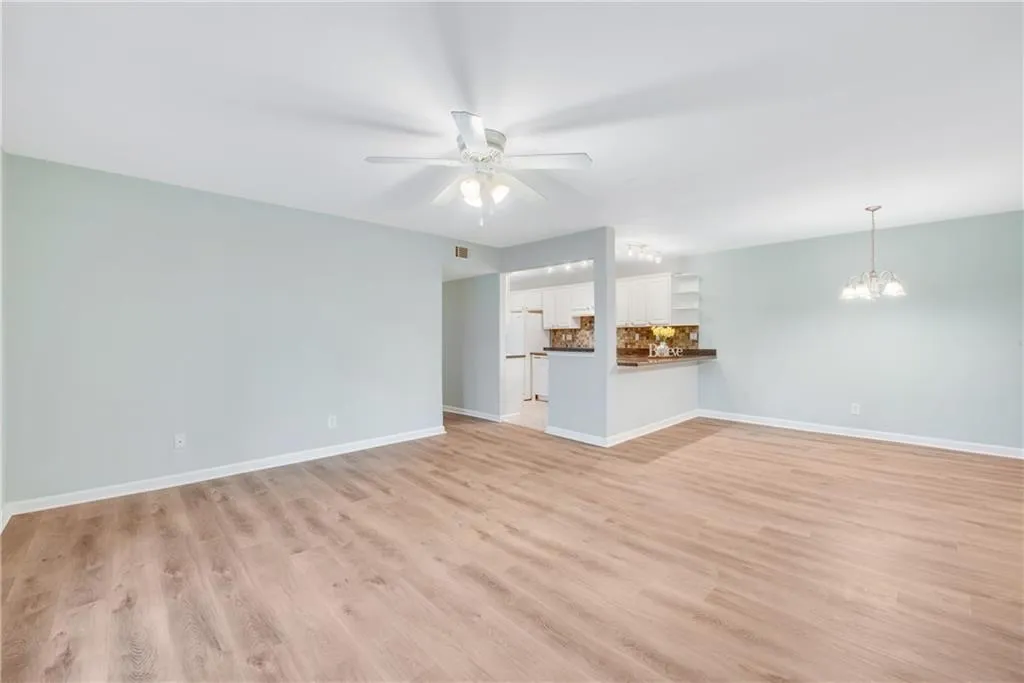 503 Brighton Point, Sandy Springs, Georgia 30328, 2 Bedrooms Bedrooms, ,2 BathroomsBathrooms,Residential,Sold,503 Brighton Point,6853288