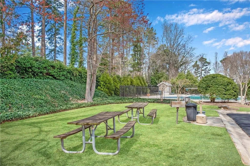 503 Brighton Point, Sandy Springs, Georgia 30328, 2 Bedrooms Bedrooms, ,2 BathroomsBathrooms,Residential,Sold,503 Brighton Point,6853288