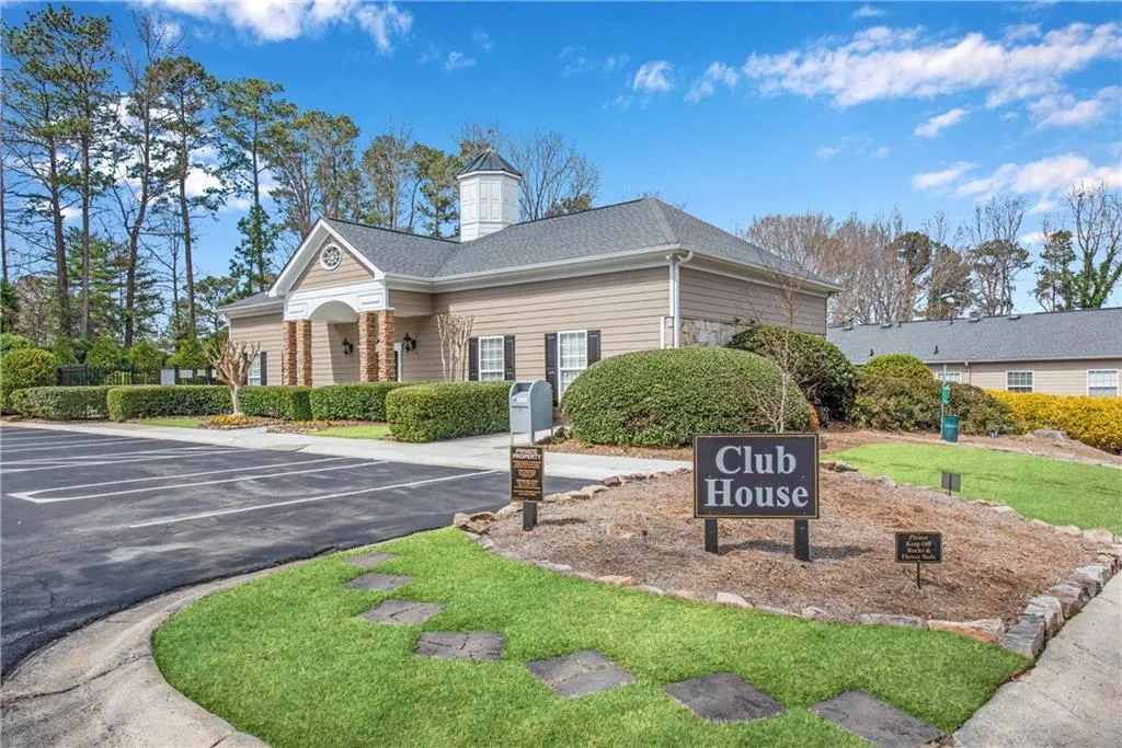 503 Brighton Point, Sandy Springs, Georgia 30328, 2 Bedrooms Bedrooms, ,2 BathroomsBathrooms,Residential,Sold,503 Brighton Point,6853288
