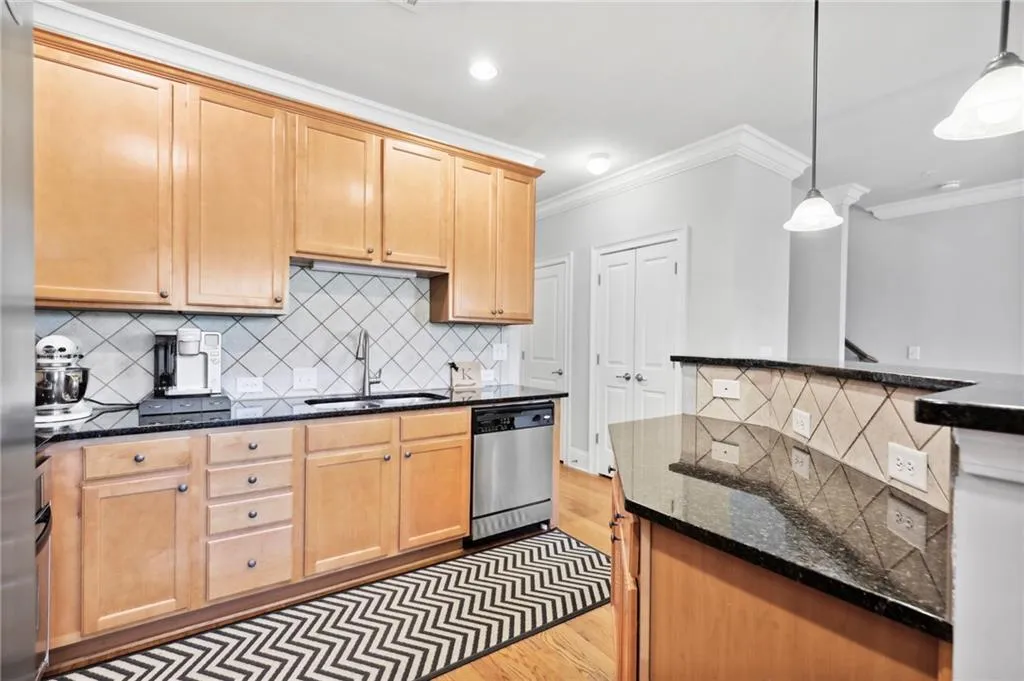 823 Perennial Drive, Sandy Springs, Georgia 30328, 3 Bedrooms Bedrooms, ,2 BathroomsBathrooms,Residential,Sold,823 Perennial Drive,7069690