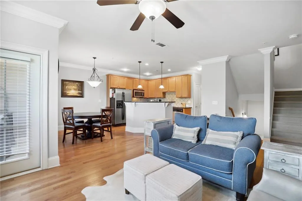 823 Perennial Drive, Sandy Springs, Georgia 30328, 3 Bedrooms Bedrooms, ,2 BathroomsBathrooms,Residential,Sold,823 Perennial Drive,7069690