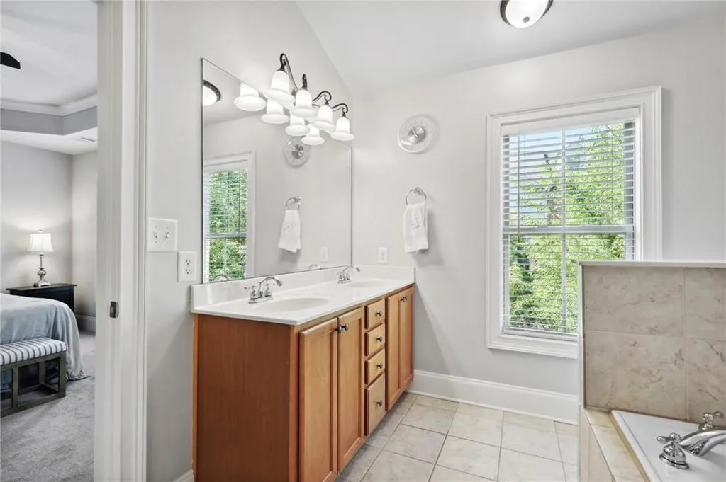 823 Perennial Drive, Sandy Springs, Georgia 30328, 3 Bedrooms Bedrooms, ,2 BathroomsBathrooms,Residential,Sold,823 Perennial Drive,7069690