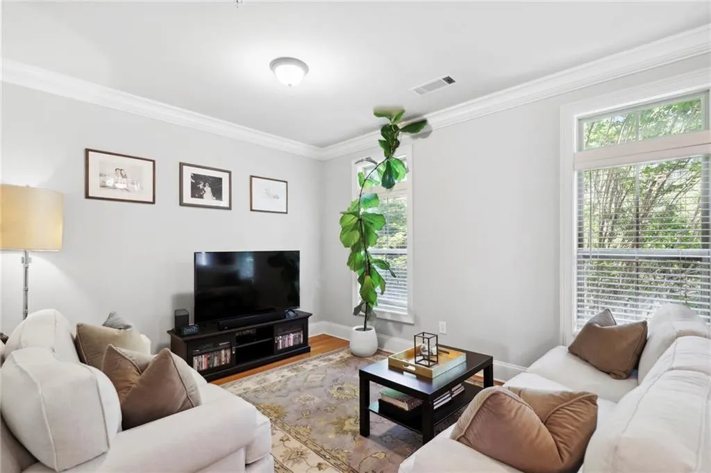 823 Perennial Drive, Sandy Springs, Georgia 30328, 3 Bedrooms Bedrooms, ,2 BathroomsBathrooms,Residential,Sold,823 Perennial Drive,7069690