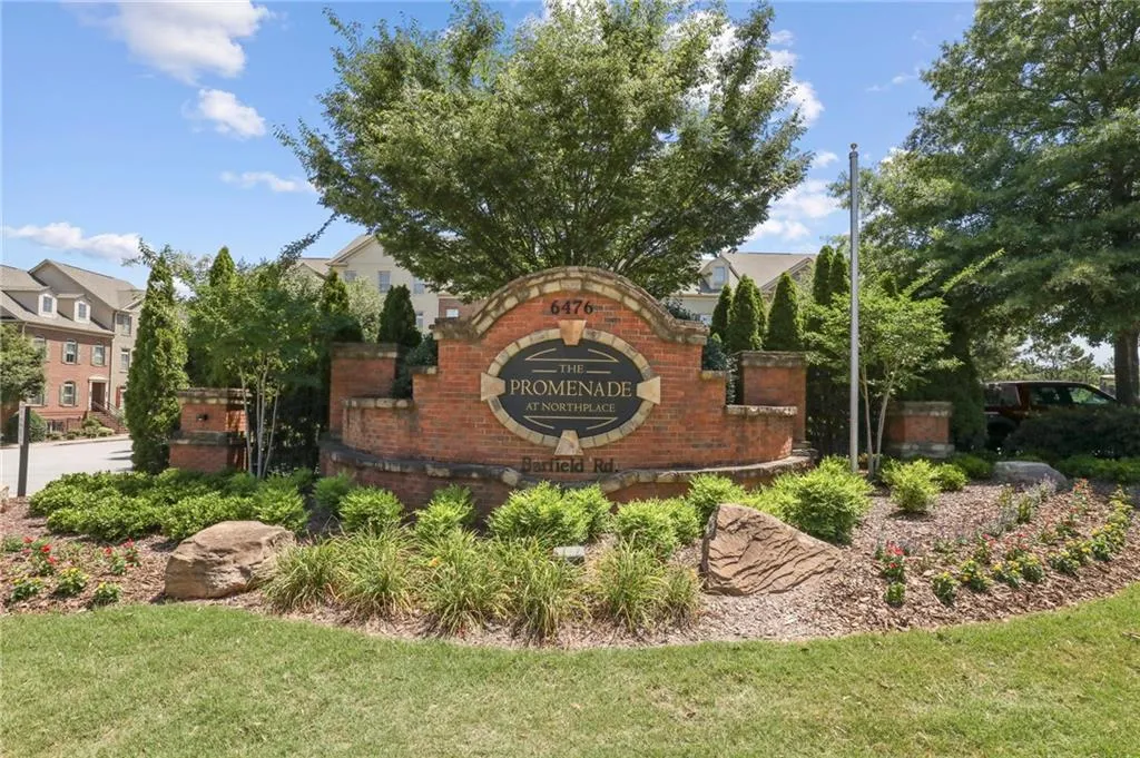 823 Perennial Drive, Sandy Springs, Georgia 30328, 3 Bedrooms Bedrooms, ,2 BathroomsBathrooms,Residential,Sold,823 Perennial Drive,7069690