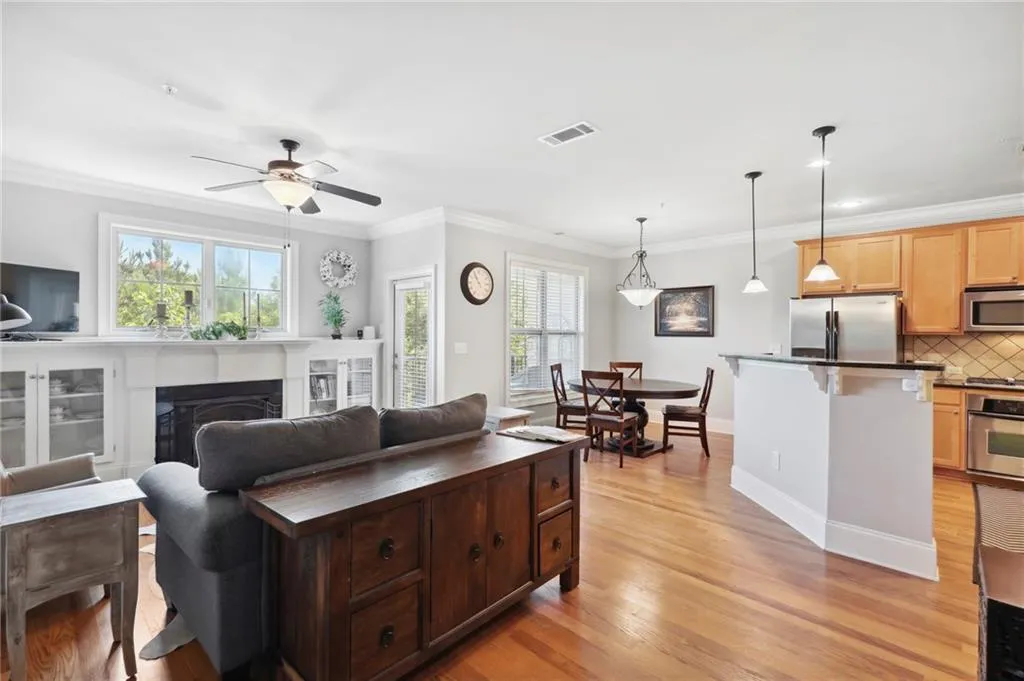 823 Perennial Drive, Sandy Springs, Georgia 30328, 3 Bedrooms Bedrooms, ,2 BathroomsBathrooms,Residential,Sold,823 Perennial Drive,7069690