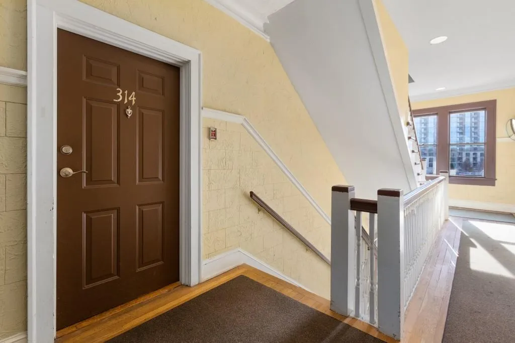 2855 Peachtree Road Ne Unit 314, Atlanta, Georgia 30305, 2 Bedrooms Bedrooms, ,1 BathroomBathrooms,Residential,Sold,2855 Peachtree Road Ne Unit 314,6109230