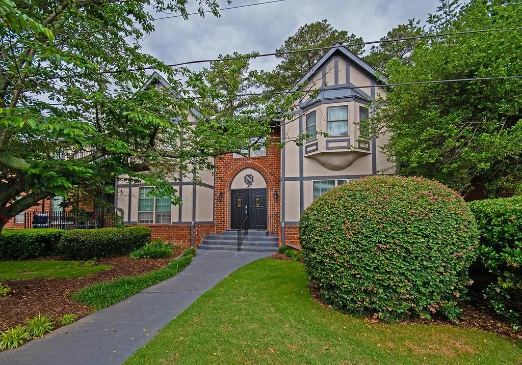 6851 Roswell Road Unit N-16, Sandy Springs, Georgia 30328, 3 Bedrooms Bedrooms, ,2 BathroomsBathrooms,Residential,Sold,6851 Roswell Road Unit N-16,6725913