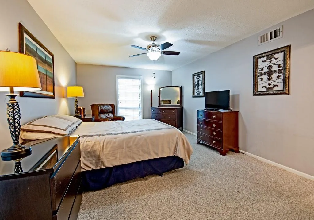 6851 Roswell Road Unit N-16, Sandy Springs, Georgia 30328, 3 Bedrooms Bedrooms, ,2 BathroomsBathrooms,Residential,Sold,6851 Roswell Road Unit N-16,6725913