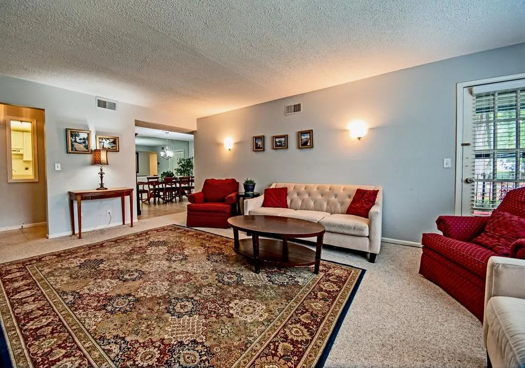 6851 Roswell Road Unit N-16, Sandy Springs, Georgia 30328, 3 Bedrooms Bedrooms, ,2 BathroomsBathrooms,Residential,Sold,6851 Roswell Road Unit N-16,6725913