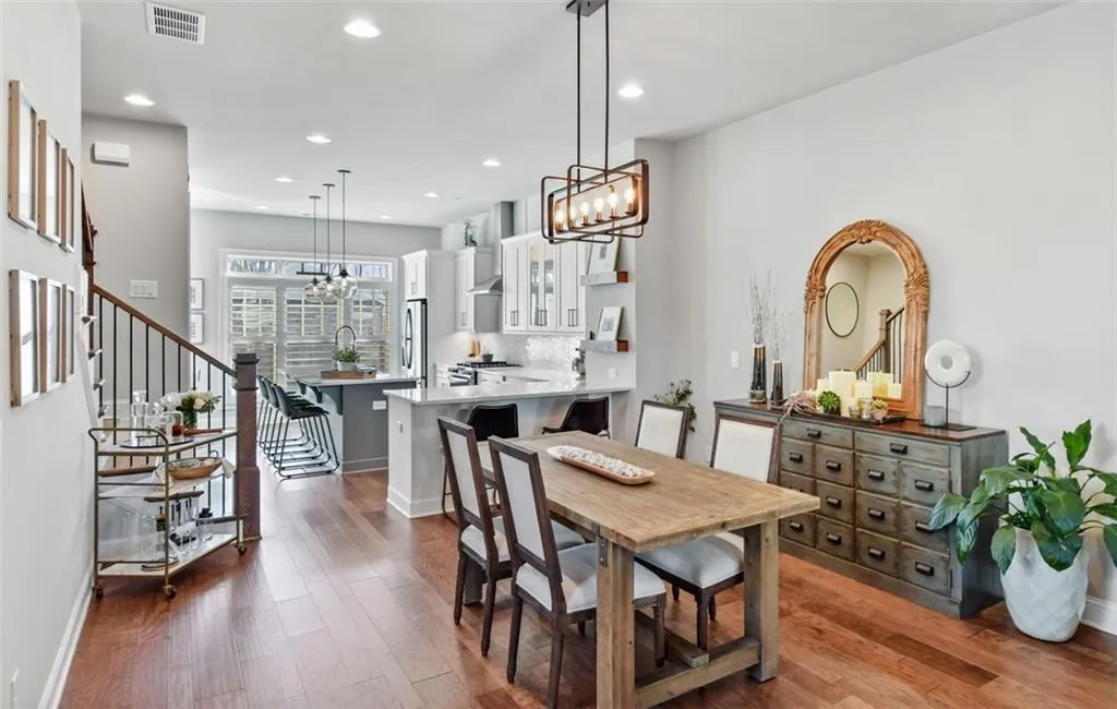 4340 Parkside Place, Sandy Springs, Georgia 30342, 3 Bedrooms Bedrooms, ,3 BathroomsBathrooms,Residential,Sold,4340 Parkside Place,6948247