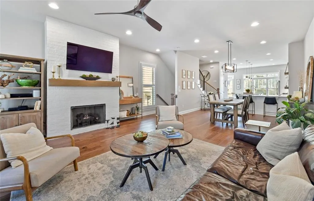 4340 Parkside Place, Sandy Springs, Georgia 30342, 3 Bedrooms Bedrooms, ,3 BathroomsBathrooms,Residential,Sold,4340 Parkside Place,6948247