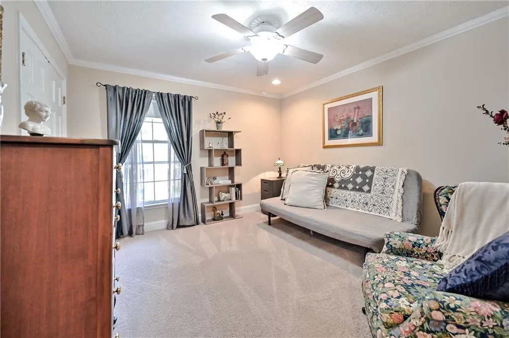 6700 Roswell Road Unit 8c, Sandy Springs, Georgia 30328, 3 Bedrooms Bedrooms, ,2 BathroomsBathrooms,Residential,Sold,6700 Roswell Road Unit 8c,6906087