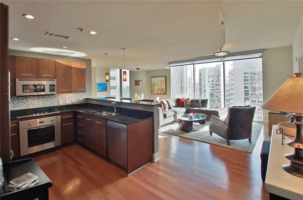20 10th Street Nw Unit 1601, Atlanta, Georgia 30309, 2 Bedrooms Bedrooms, ,2 BathroomsBathrooms,Residential,Sold,20 10th Street Nw Unit 1601,5939549