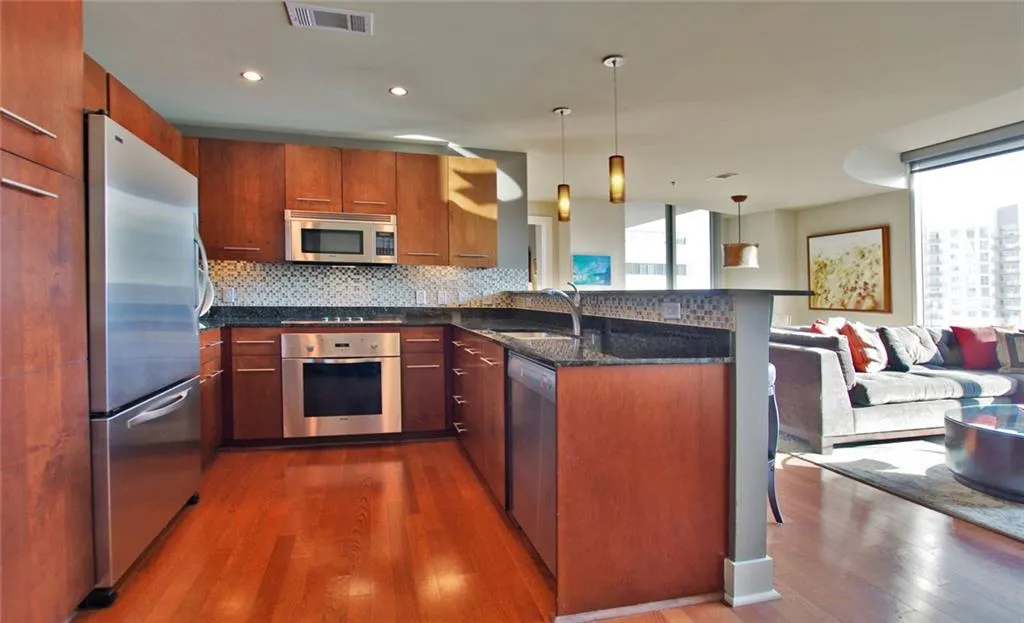 20 10th Street Nw Unit 1601, Atlanta, Georgia 30309, 2 Bedrooms Bedrooms, ,2 BathroomsBathrooms,Residential,Sold,20 10th Street Nw Unit 1601,5939549