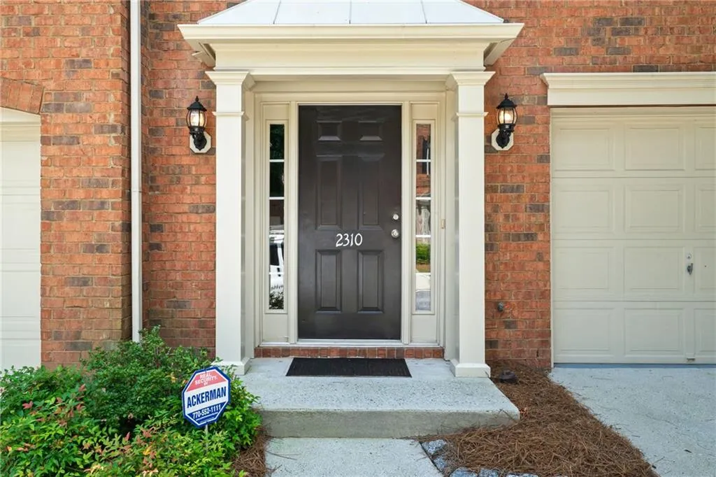 2310 Towneheights Terrace Se Unit 10, Atlanta, Georgia 30339, 3 Bedrooms Bedrooms, ,2 BathroomsBathrooms,Residential,For Sale,2310 Towneheights Terrace Se Unit 10,7623878