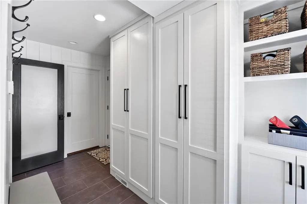 50 Michelle Circle, Atlanta, Georgia 30342, 4 Bedrooms Bedrooms, ,3 BathroomsBathrooms,Residential,Sold,50 Michelle Circle,6694042