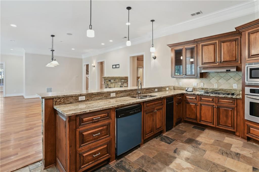 330 Heards Ferry Road, Sandy Springs, Georgia 30328, 8 Bedrooms Bedrooms, ,8 BathroomsBathrooms,Residential,Sold,330 Heards Ferry Road,7294870