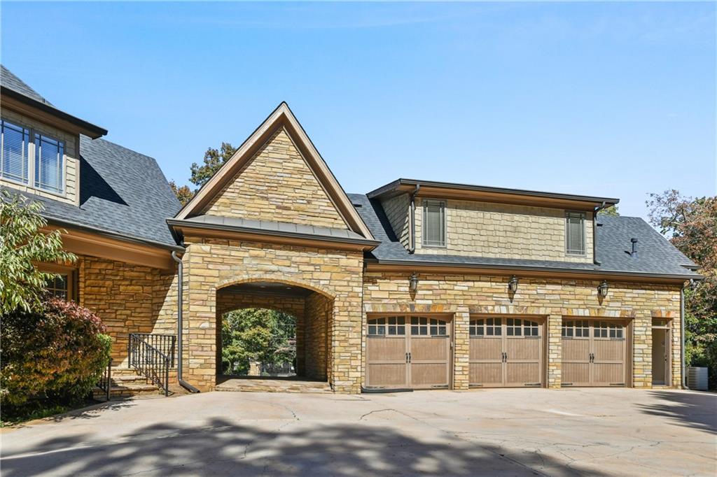 330 Heards Ferry Road, Sandy Springs, Georgia 30328, 8 Bedrooms Bedrooms, ,8 BathroomsBathrooms,Residential,Sold,330 Heards Ferry Road,7294870