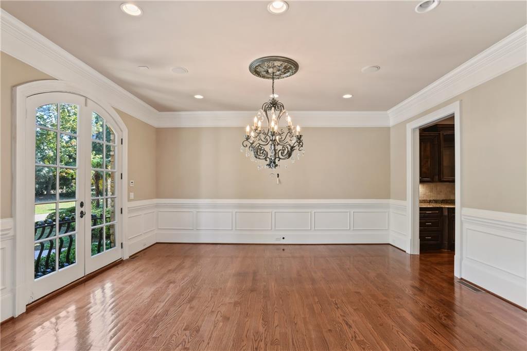 330 Heards Ferry Road, Sandy Springs, Georgia 30328, 8 Bedrooms Bedrooms, ,8 BathroomsBathrooms,Residential,Sold,330 Heards Ferry Road,7294870