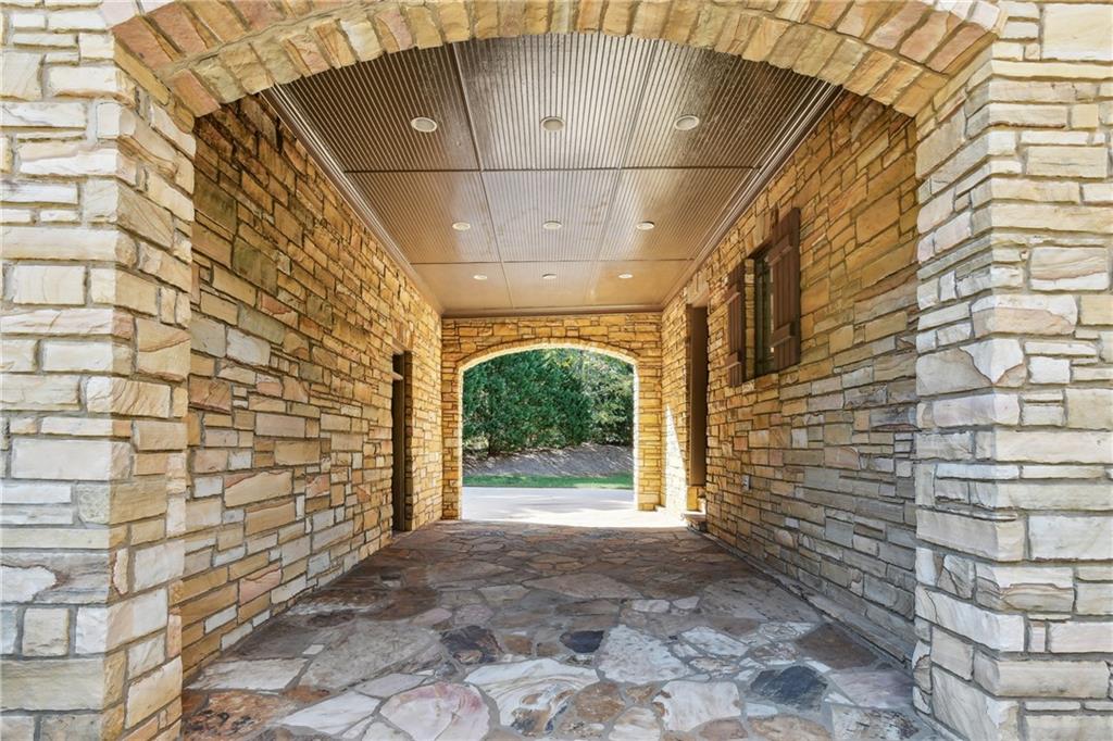 330 Heards Ferry Road, Sandy Springs, Georgia 30328, 8 Bedrooms Bedrooms, ,8 BathroomsBathrooms,Residential,Sold,330 Heards Ferry Road,7294870