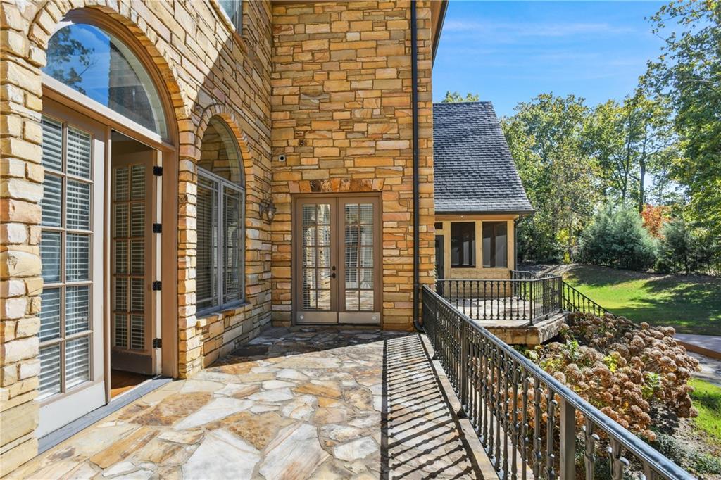 330 Heards Ferry Road, Sandy Springs, Georgia 30328, 8 Bedrooms Bedrooms, ,8 BathroomsBathrooms,Residential,Sold,330 Heards Ferry Road,7294870