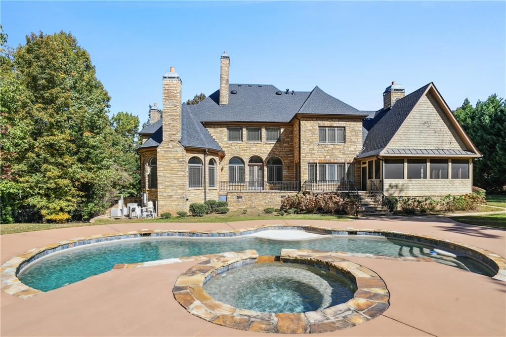 330 Heards Ferry Road, Sandy Springs, Georgia 30328, 8 Bedrooms Bedrooms, ,8 BathroomsBathrooms,Residential,Sold,330 Heards Ferry Road,7294870