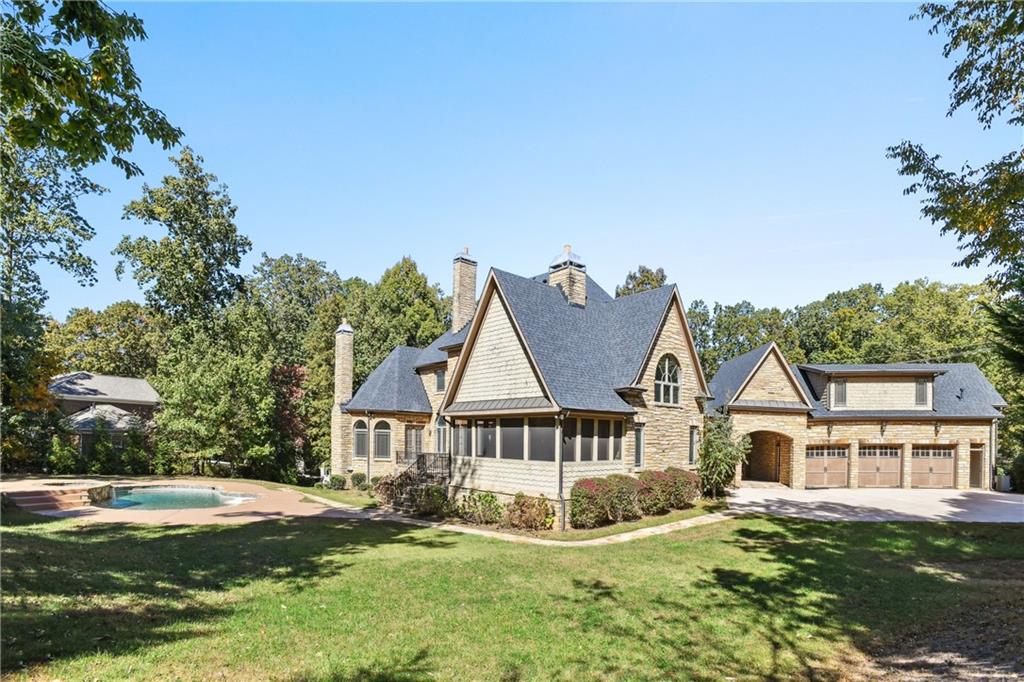 330 Heards Ferry Road, Sandy Springs, Georgia 30328, 8 Bedrooms Bedrooms, ,8 BathroomsBathrooms,Residential,Sold,330 Heards Ferry Road,7294870