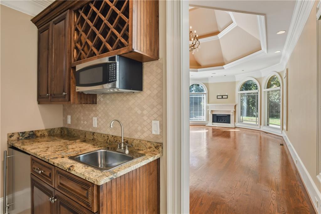 330 Heards Ferry Road, Sandy Springs, Georgia 30328, 8 Bedrooms Bedrooms, ,8 BathroomsBathrooms,Residential,Sold,330 Heards Ferry Road,7294870