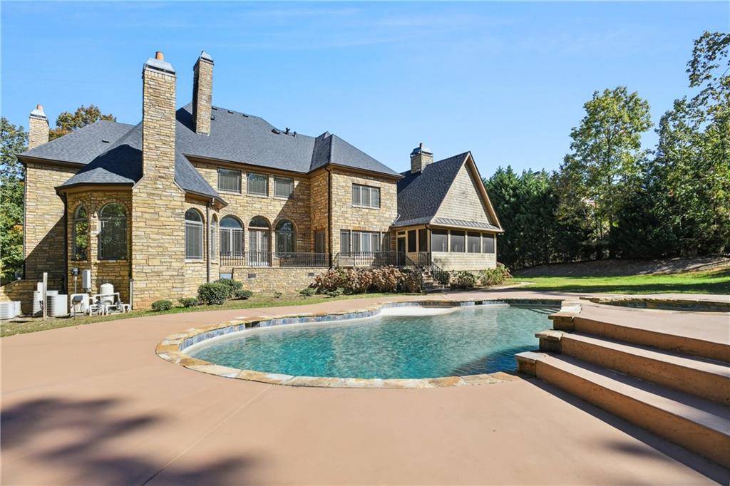 330 Heards Ferry Road, Sandy Springs, Georgia 30328, 8 Bedrooms Bedrooms, ,8 BathroomsBathrooms,Residential,Sold,330 Heards Ferry Road,7294870