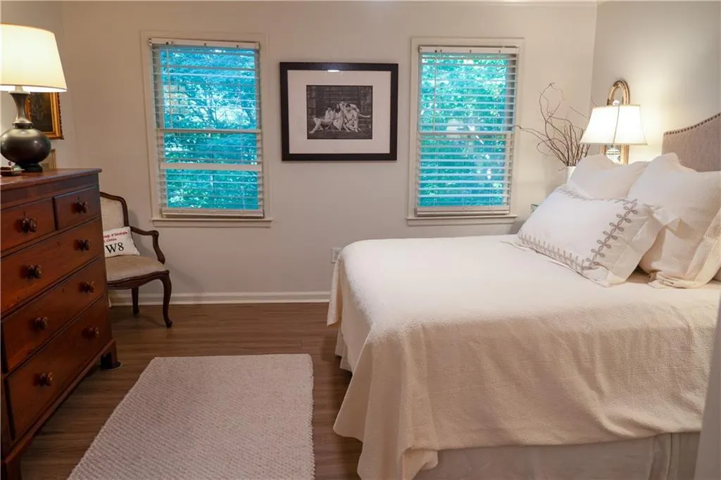 1002 Camden Court, Atlanta, Georgia 30327, 2 Bedrooms Bedrooms, ,2 BathroomsBathrooms,Residential,Sold,1002 Camden Court,7449122