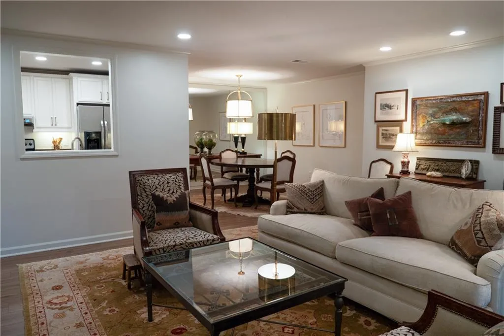 1002 Camden Court, Atlanta, Georgia 30327, 2 Bedrooms Bedrooms, ,2 BathroomsBathrooms,Residential,Sold,1002 Camden Court,7449122