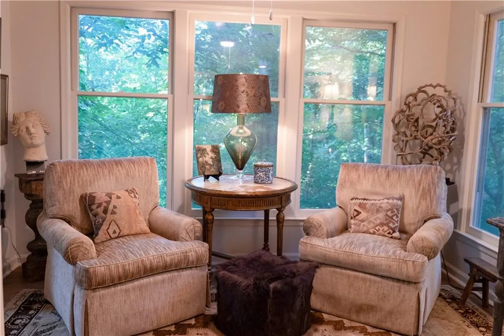 Four Seasons Room/Sunroom