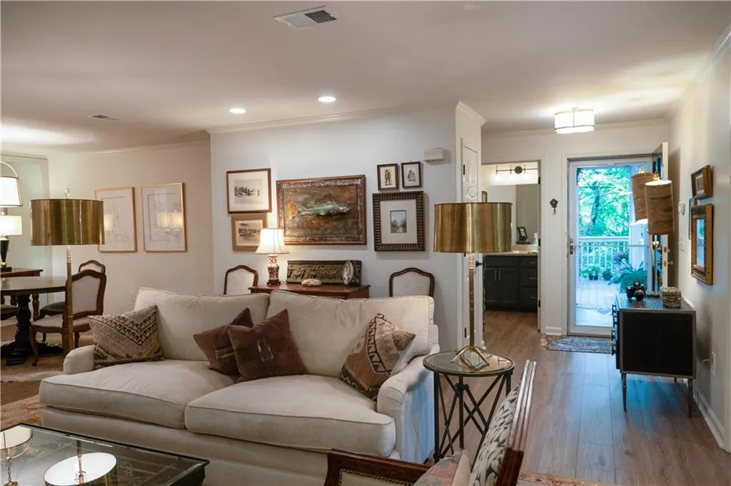 1002 Camden Court, Atlanta, Georgia 30327, 2 Bedrooms Bedrooms, ,2 BathroomsBathrooms,Residential,Sold,1002 Camden Court,7449122