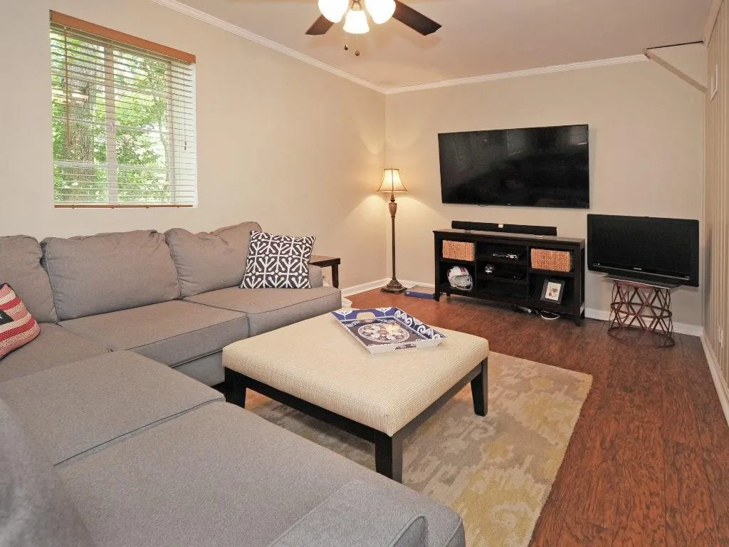6890 Brandon Mill Road, Sandy Springs, Georgia 30328, 3 Bedrooms Bedrooms, ,2 BathroomsBathrooms,Residential,Sold,6890 Brandon Mill Road,5913055