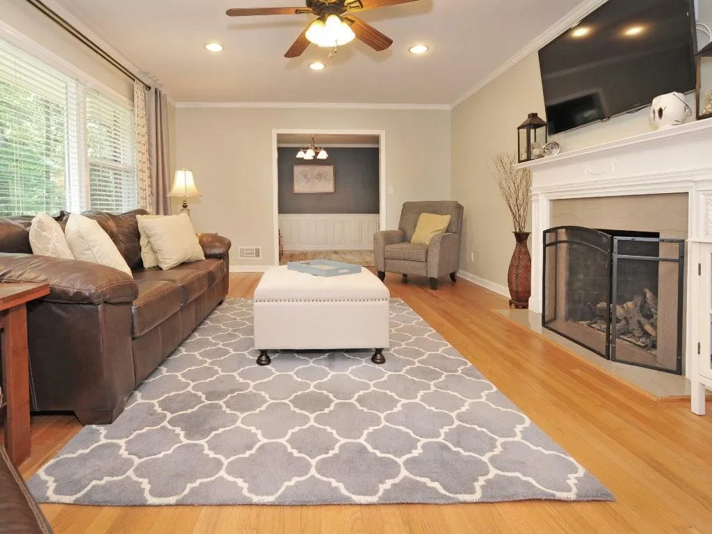 6890 Brandon Mill Road, Sandy Springs, Georgia 30328, 3 Bedrooms Bedrooms, ,2 BathroomsBathrooms,Residential,Sold,6890 Brandon Mill Road,5913055