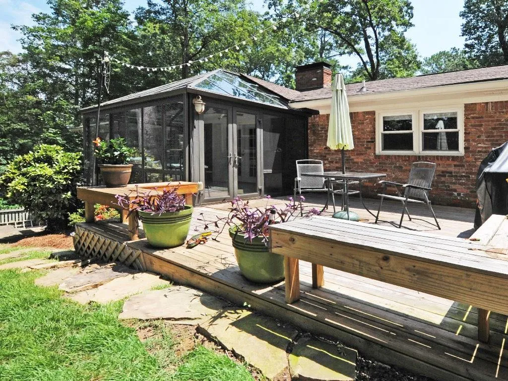 6890 Brandon Mill Road, Sandy Springs, Georgia 30328, 3 Bedrooms Bedrooms, ,2 BathroomsBathrooms,Residential,Sold,6890 Brandon Mill Road,5913055