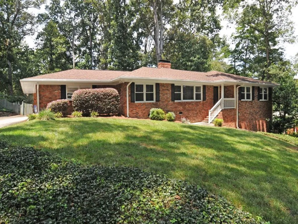 6890 Brandon Mill Road, Sandy Springs, Georgia 30328, 3 Bedrooms Bedrooms, ,2 BathroomsBathrooms,Residential,Sold,6890 Brandon Mill Road,5913055