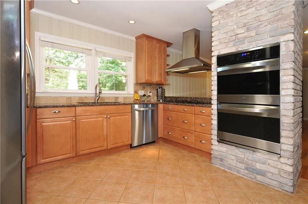 6890 Brandon Mill Road, Sandy Springs, Georgia 30328, 3 Bedrooms Bedrooms, ,2 BathroomsBathrooms,Residential,Sold,6890 Brandon Mill Road,5913055