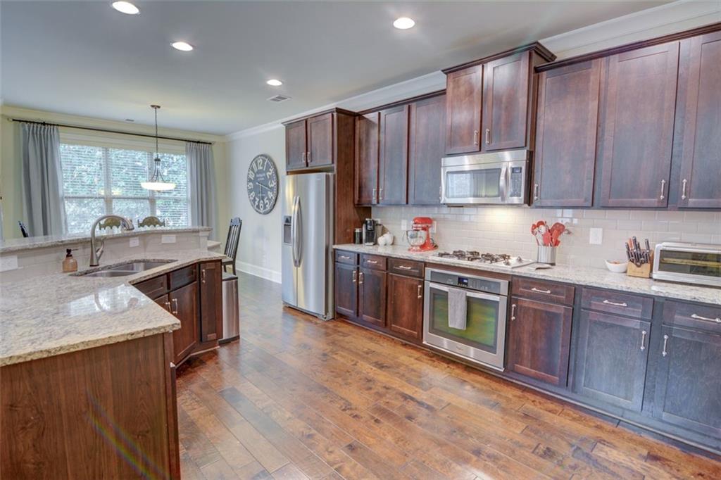 7680 GLISTEN Avenue, Atlanta, Georgia 30328, 4 Bedrooms Bedrooms, ,3 BathroomsBathrooms,Residential,Sold,7680 GLISTEN Avenue,7319328