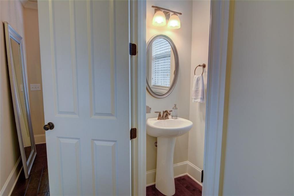 7680 GLISTEN Avenue, Atlanta, Georgia 30328, 4 Bedrooms Bedrooms, ,3 BathroomsBathrooms,Residential,Sold,7680 GLISTEN Avenue,7319328