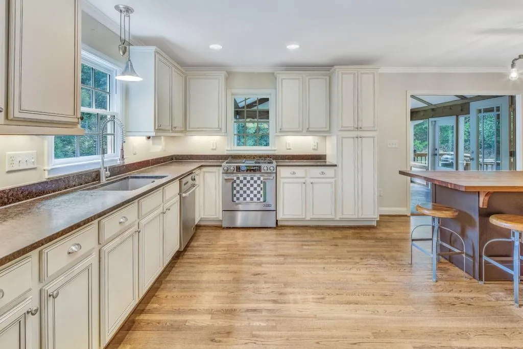 2520 Parkdale Place Ne, Atlanta, Georgia 30305, 4 Bedrooms Bedrooms, ,3 BathroomsBathrooms,Residential,For Sale,2520 Parkdale Place Ne,7658243
