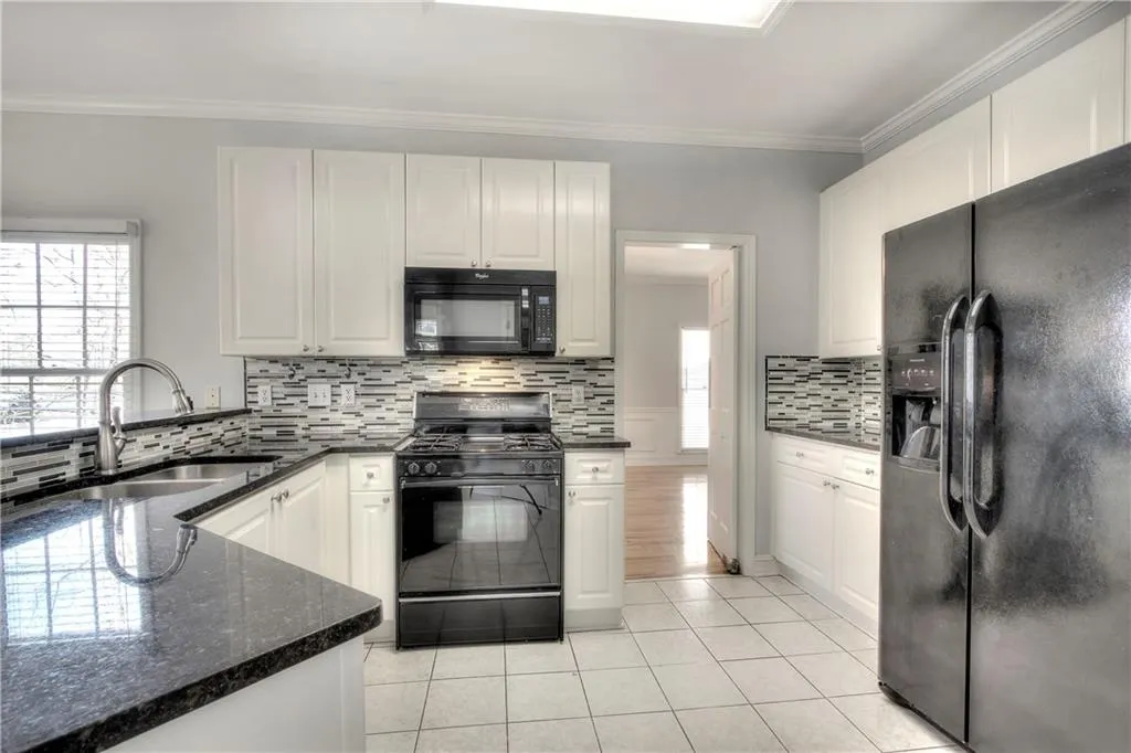 237 Spalding Gates Drive, Sandy Springs, Georgia 30328, 4 Bedrooms Bedrooms, ,4 BathroomsBathrooms,Residential,Sold,237 Spalding Gates Drive,6546559