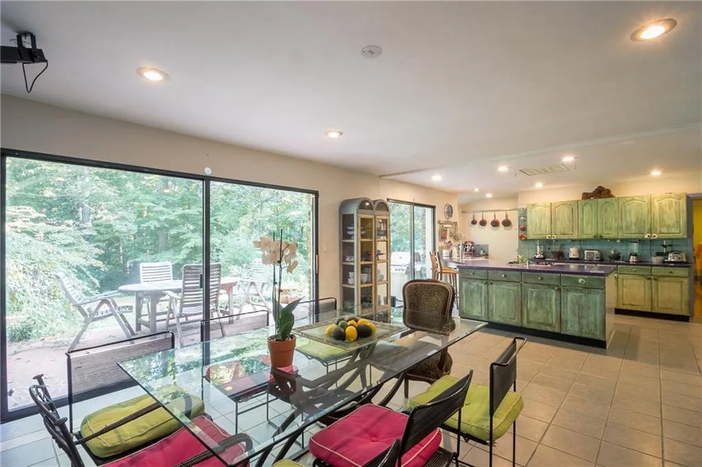 470 Franklin Road, Atlanta, Georgia 30342, 3 Bedrooms Bedrooms, ,3 BathroomsBathrooms,Residential,Sold,470 Franklin Road,5753076