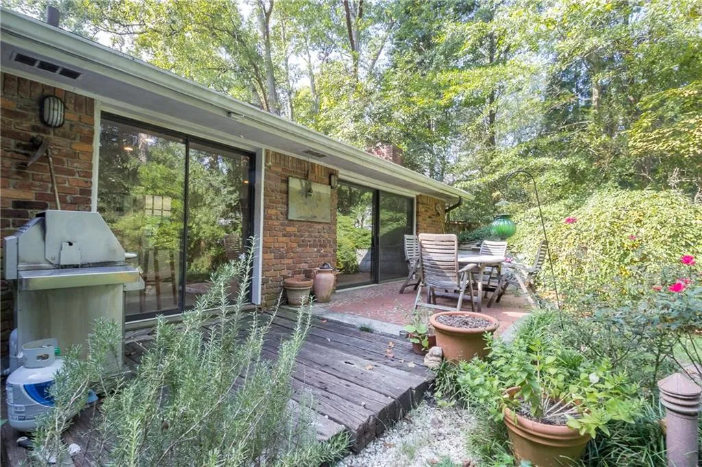 470 Franklin Road, Atlanta, Georgia 30342, 3 Bedrooms Bedrooms, ,3 BathroomsBathrooms,Residential,Sold,470 Franklin Road,5753076