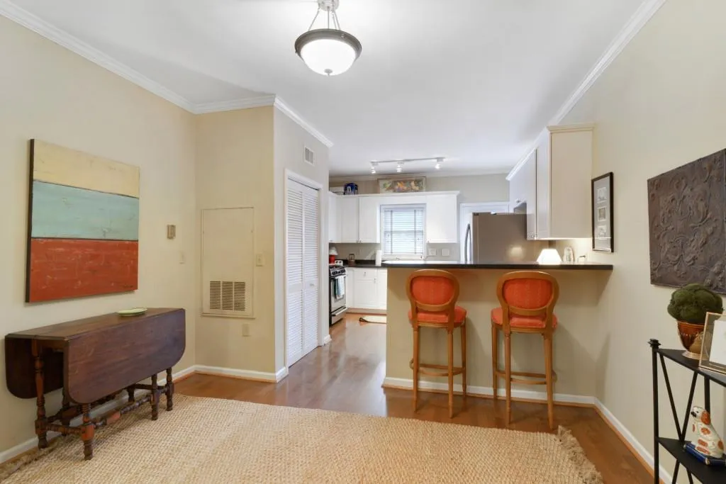 3675 Peachtree Road Unit 44, Atlanta, Georgia 30319, 2 Bedrooms Bedrooms, ,2 BathroomsBathrooms,Residential,Sold,3675 Peachtree Road Unit 44,5737470